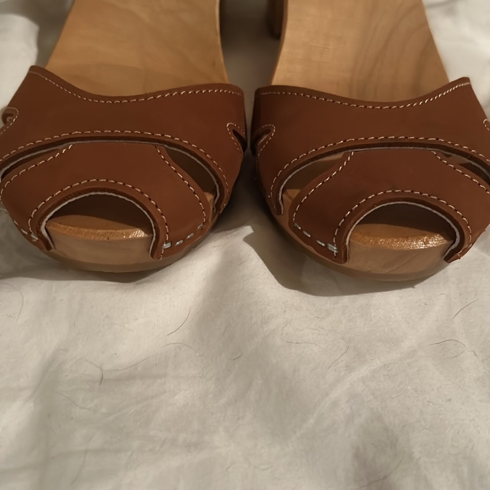 Tan and Brown Leather Mules with Block Heel - Picture 6 of 7
